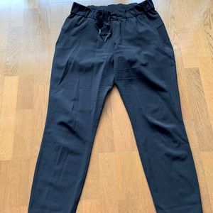 Lululemon On the Fly Pant.